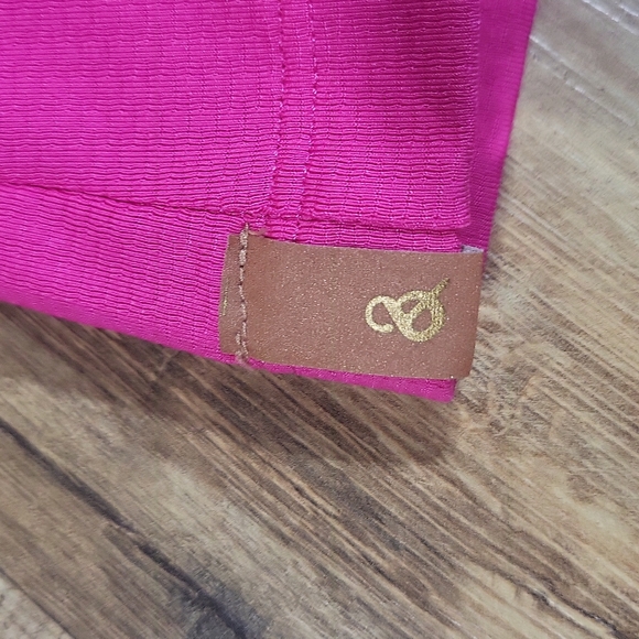 LOU & GREY Pink Performance Side Key Pocket, Zippered Back Long Sleeve Top - Picture 4 of 14